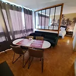 Apartment Sous Les Etoiles - Dans Gratte-ciel Avec Parking En Sus