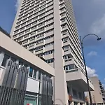 Apartment Sous Les Etoiles - Dans Gratte-ciel Avec Parking En Sus *