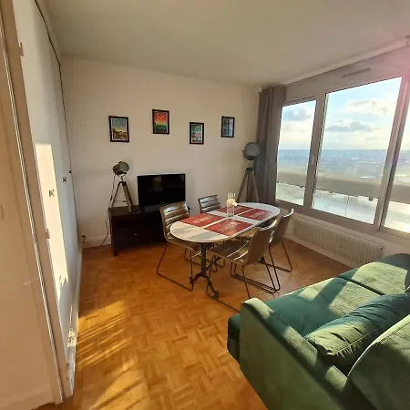 Sous Les Etoiles - Dans Gratte-ciel Avec Parking En Sus * Ruão