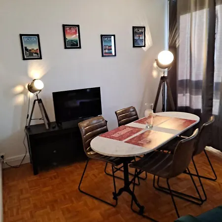 Sous Les Etoiles - Dans Gratte-ciel Avec Parking En Sus Rouen