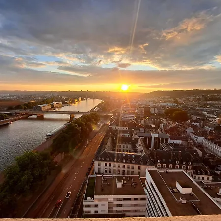 Apartment Sous Les Etoiles - Dans Gratte-ciel Avec Garage Prive *