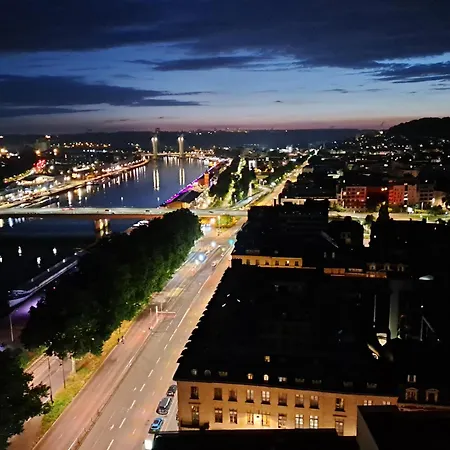Sous Les Etoiles - Dans Gratte-ciel Avec Parking En Sus