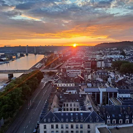 Sous Les Etoiles - Dans Gratte-ciel Avec Parking En Sus Apartmán *
