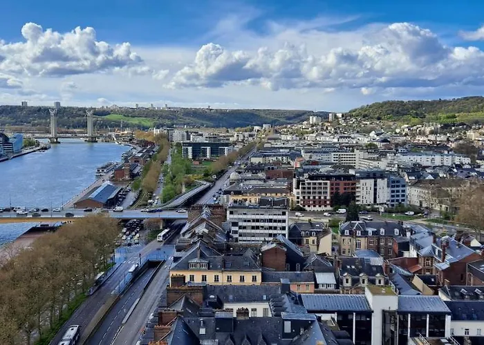 Sous Les Etoiles - Dans Gratte-ciel Avec Parking En Sus